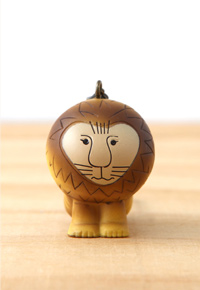 Lisa Keyring LION