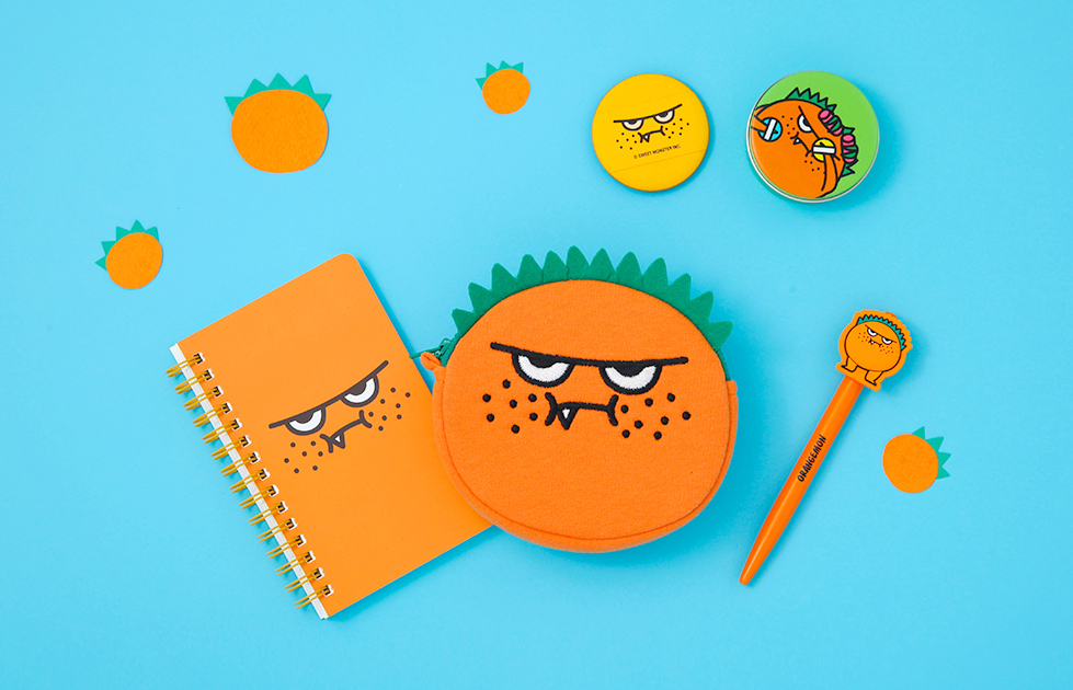 #ORANGE 까칠한 성격을 소유자로 헤어 스타일링과 메이크업에 관심이 많으며 사람들에게 행운을 주는 것을 즐기는 행운의 아이콘