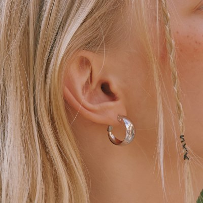 [신민아,신도현 착용]glossy hoop earring