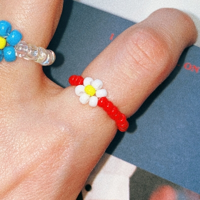 Red Daisy Flower Beads Ring
