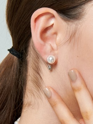 [유니제이] Cream Swarovski FB Silver Earring