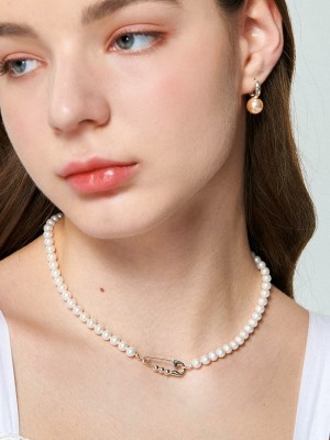 [유니제이] Pearl Objet Silver Necklace In432 [Silver]
