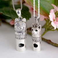 [러쉬룸] 호신용 미아방지용 고양이 실버호루라기 목걸이 / 네코휘슬