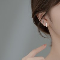 에르모사제이 E097 모던 시크 커브 스터드 실버 925 귀걸이