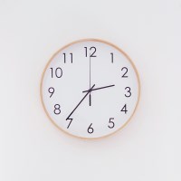 [팩토리아트]자작나무 심플 벽시계 예쁜벽시계 원목 인테리어 저소음