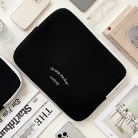 언더프 레터링 블랙 노트북 파우치 13인치 14인치 15인치 16인치