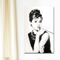 캔버스액자 파이프를 문 오드리햅번 D타입 35x55cm