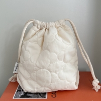 Quilted cloud pouch [string]