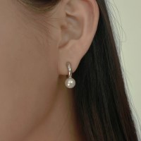 hoop pearl earring
