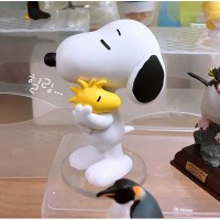 스누피 피규어 홀딩 우드스탁