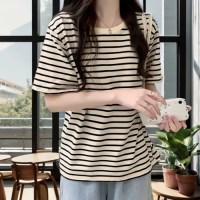 당일 여성 단가라 포인트 스트라이프 핏 반팔 티셔츠