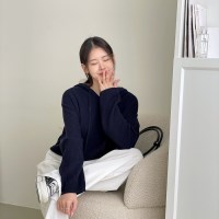 심플 루즈핏 크롭 후드 니트