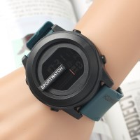 스즈키 방수 전자 손목시계 스톱워치 스포츠 그린 전자시계