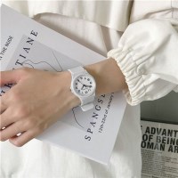 화이트 무소음 손목시계 1개