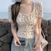 귀엽고 사랑스럽게 연출  플라워 패턴 리본 티셔츠