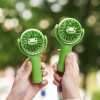 미니 선풍기로 시원하게~♪