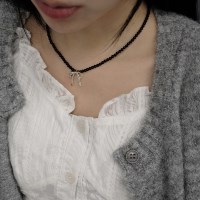 ONYX RIBBON NECKLACE