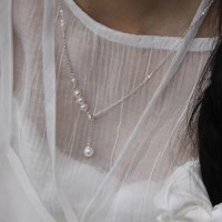 MELLOW PEARL DROP NECKLACE