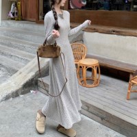 슬림핏 페미닌 실루엣 A라인 슬림 니트 원피스