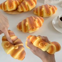 곰탱빵 크루아상 보들보들 말랑이 스퀴시 (25T048)
