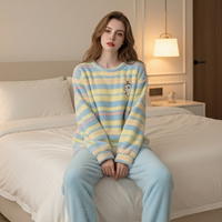 쥬리 겨울 여성 파스텔 극세사 스트라이프 수면 잠옷 기모 파자마 홈