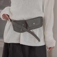 와이드 스웨이드 버클 벨트백