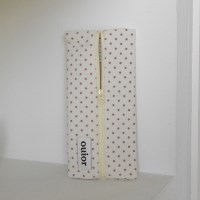 ouior flat pencil case - dot ivory (middle zipper)