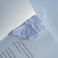 나방 자수 책갈피