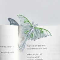 팅커벨 나방 자수 책갈피