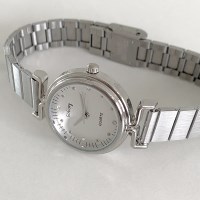 에스큐 원형 큐빅 실버 손목 시계 (26W005)