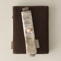 Lace Penholder