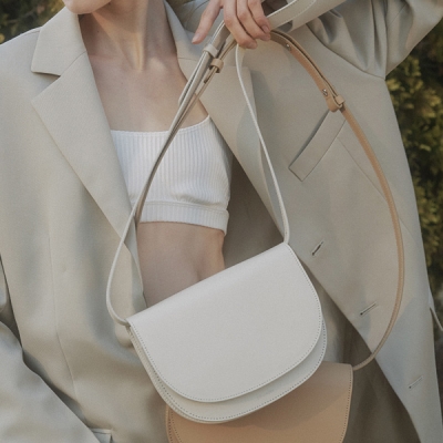 [강민경,차정원 착용] 엘바테게브 elba mini bag - 페일 스톤