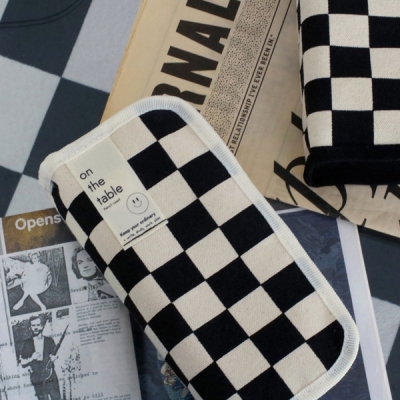 on the table 펜케이스 (checkerboard)