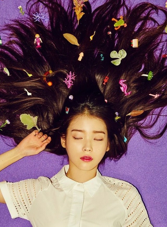 CHAT-SHIRE IU Mini Album 韓国版➕うちわ default.jpg