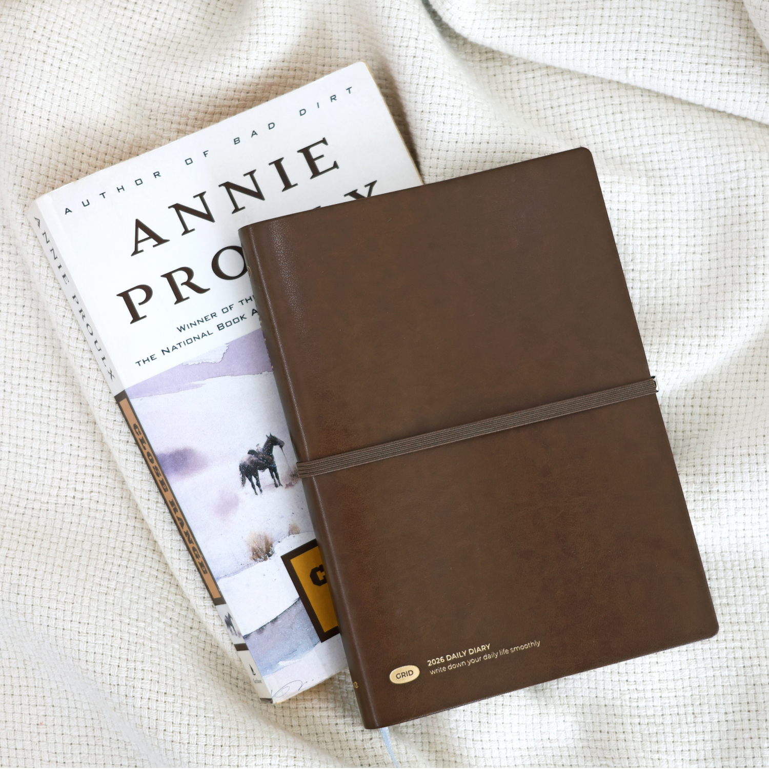 문구 MD가 먼저 써본 2026 새틴북 데일리 다이어리|~30%