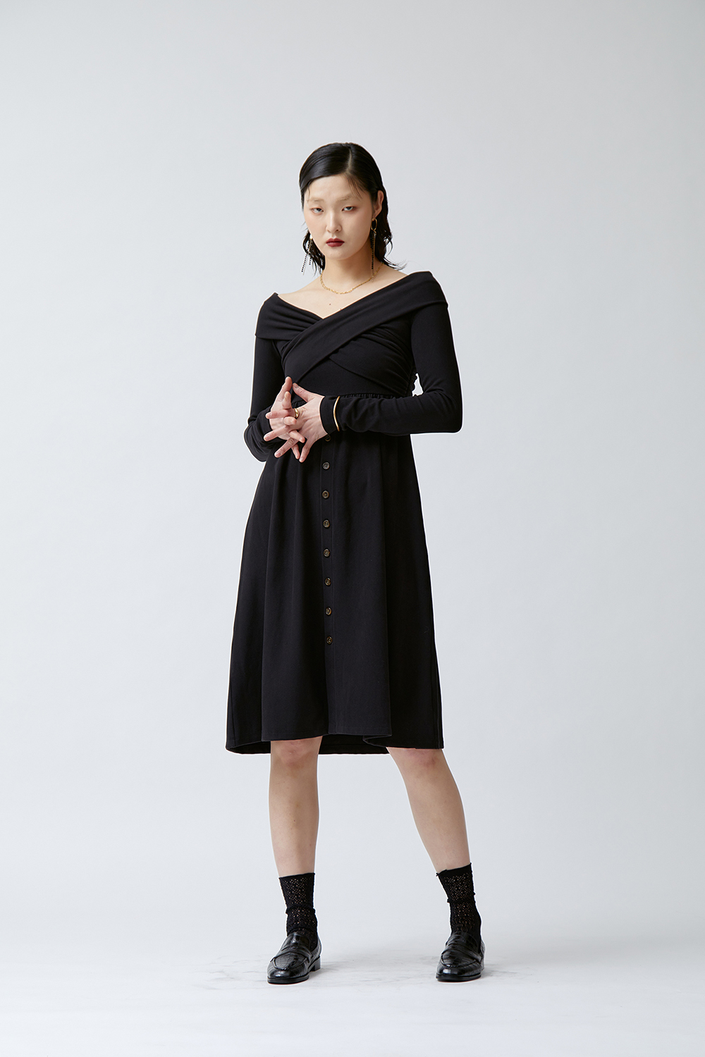 연말룩 블랙 오프숄더 원피스 상세 이미지 1